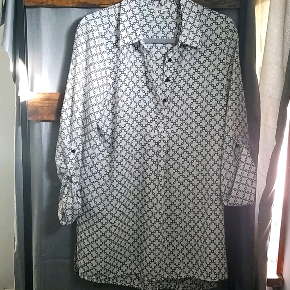 EUC rare black and white design long blouse